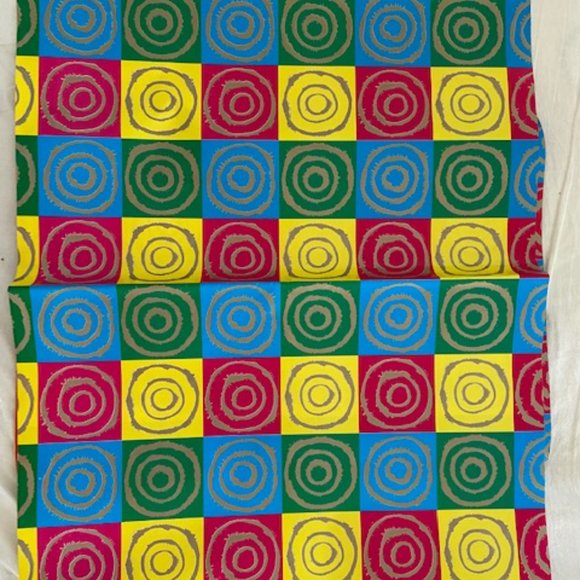 - Thick quality smooth shiny gift wrap paper - Picture 6 of 16